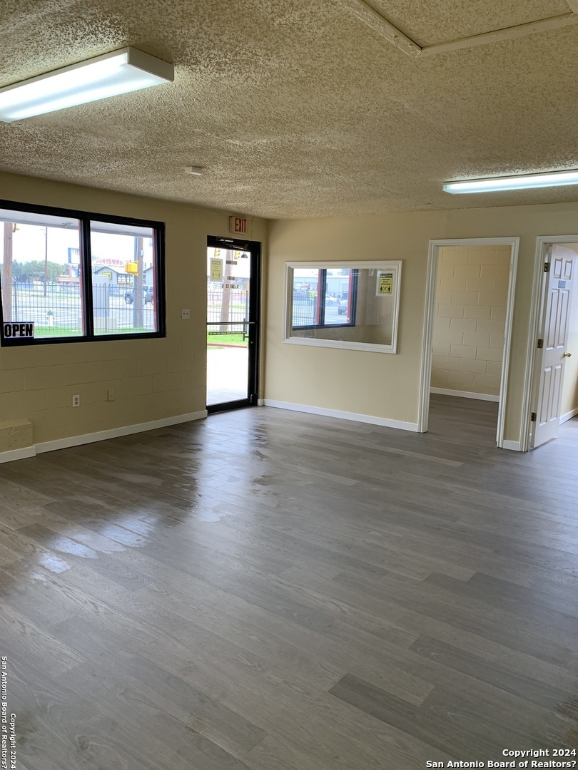 1707 S General Mcmullen Drive San Antonio TX 78237