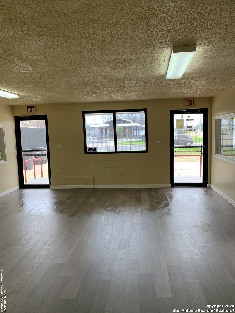 1707 S General Mcmullen Drive San Antonio TX 78237