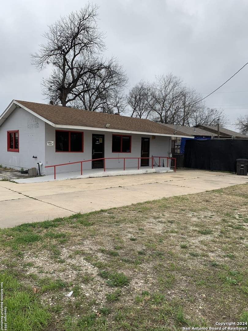 1707 S General Mcmullen Drive San Antonio TX 78237