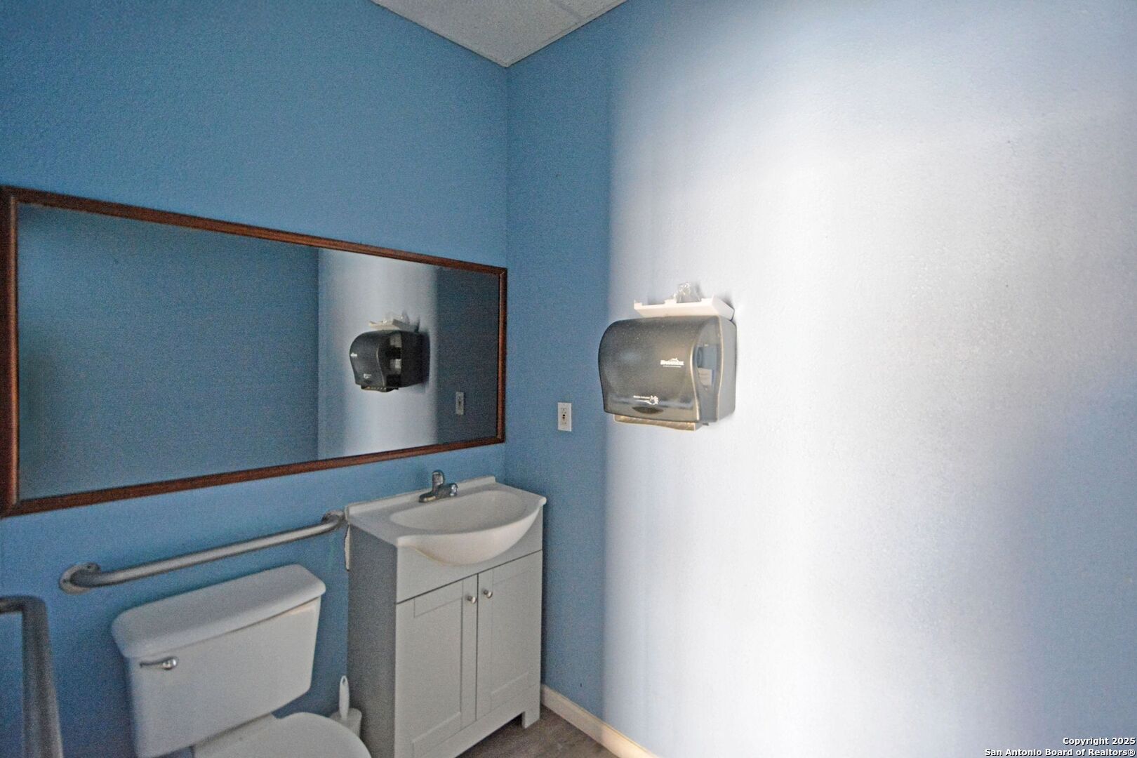 105 S Seguin Converse TX 78109