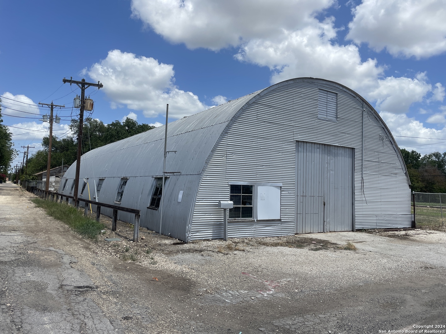 1905 Avenue R Hondo TX 78861