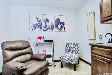 515 N King Street Seguin TX 78155