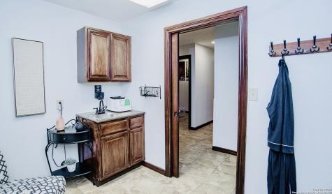 515 N King Street Seguin TX 78155