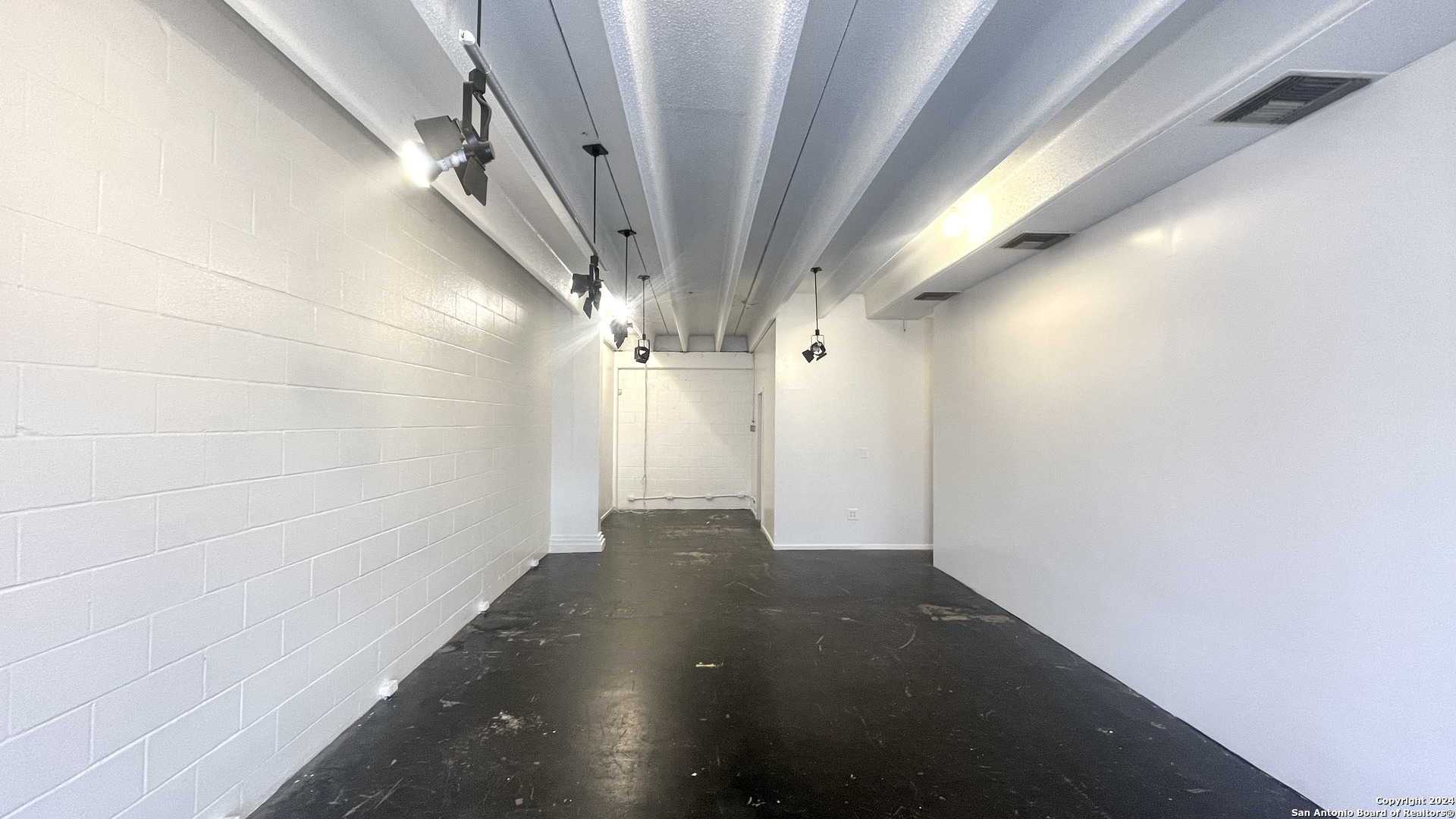 7031 Ray Bon San Antonio TX 78218