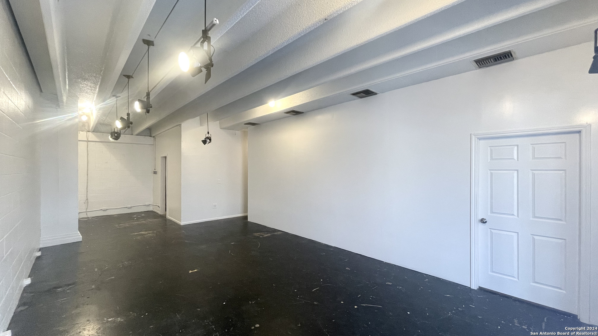 7031 Ray Bon San Antonio TX 78218