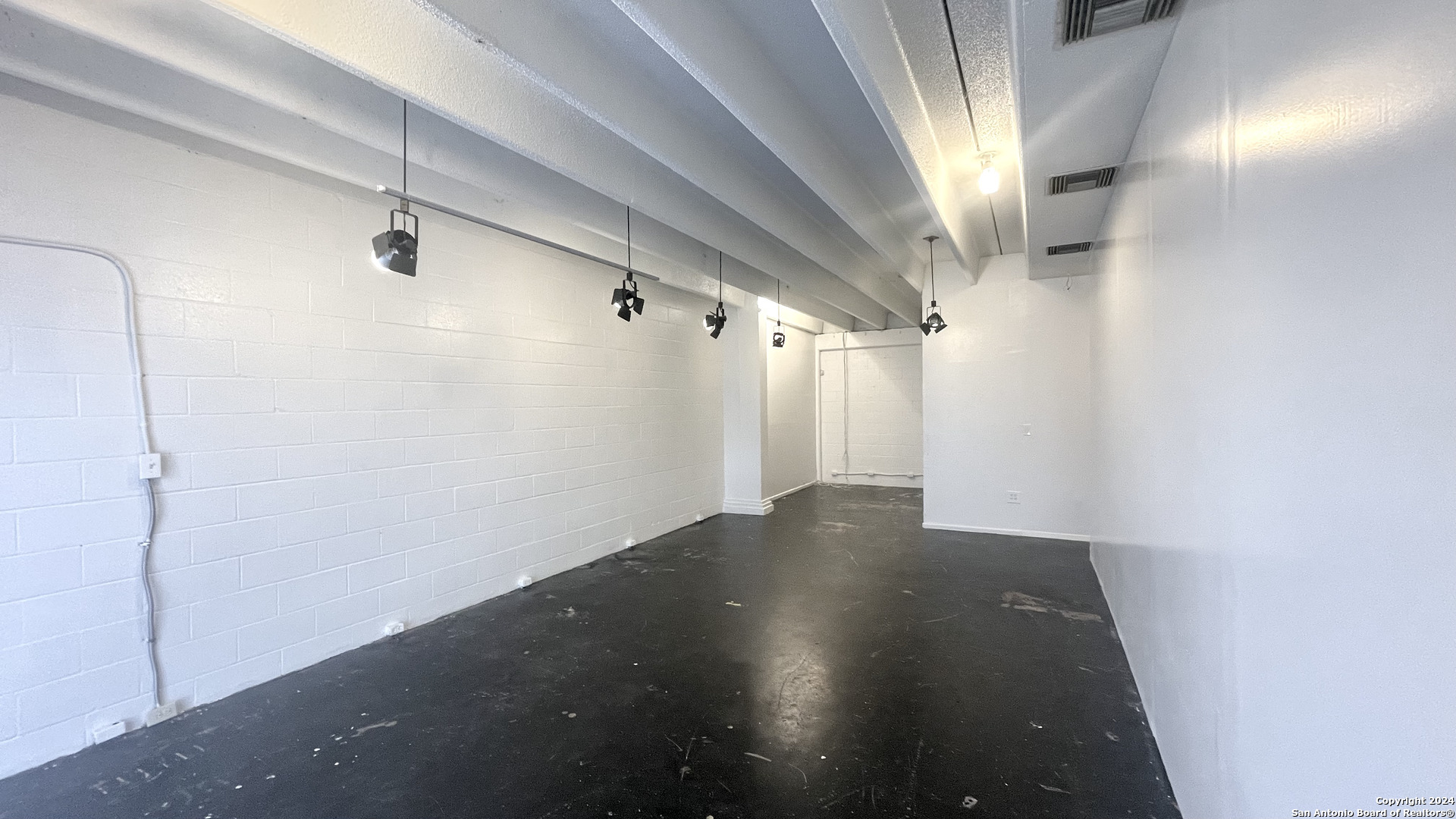 7031 Ray Bon San Antonio TX 78218