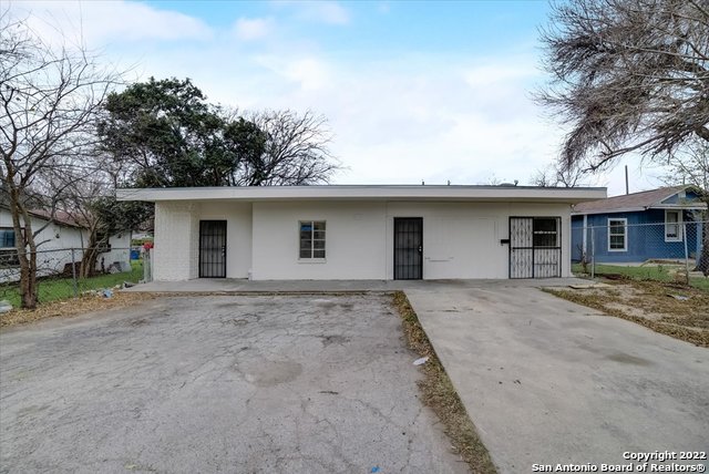 667 N General Mcmullen Drive San Antonio TX 78228