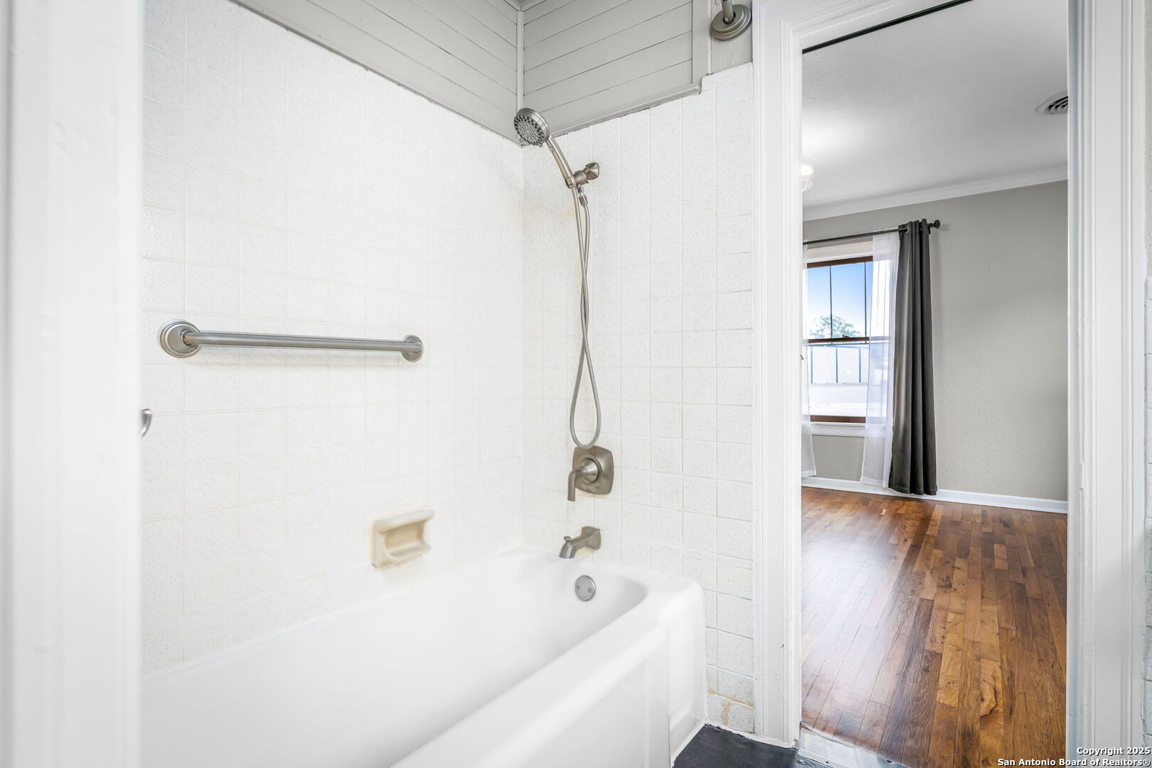 150 W Faust New Braunfels TX 78130