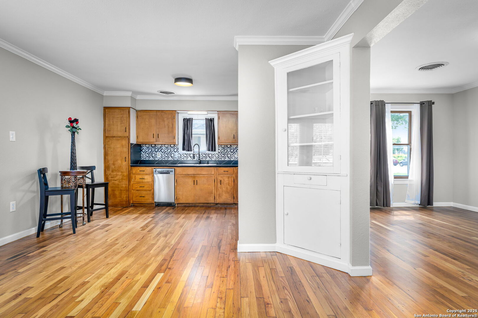 150 W Faust New Braunfels TX 78130