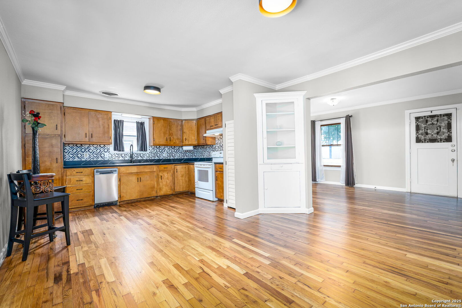 150 W Faust New Braunfels TX 78130