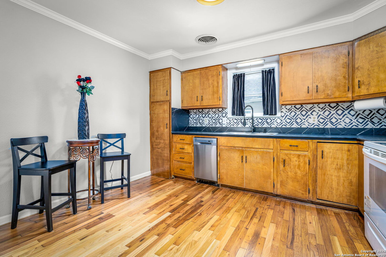 150 W Faust New Braunfels TX 78130