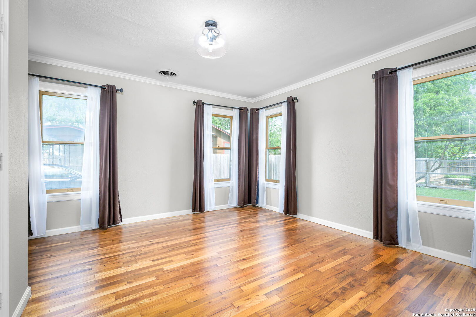 150 W Faust New Braunfels TX 78130