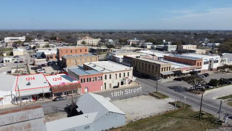 1210-1214 18th Street Hondo TX 78861