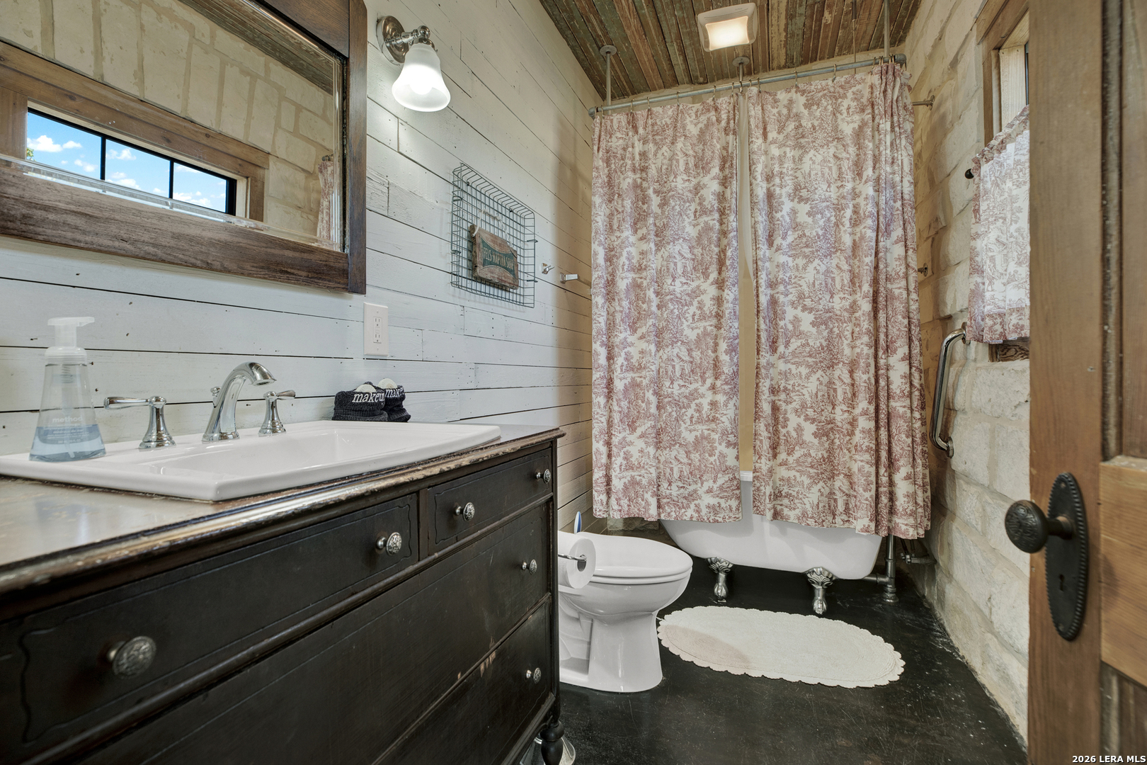 237 Twisted Timber Road Fredericksburg TX 78624