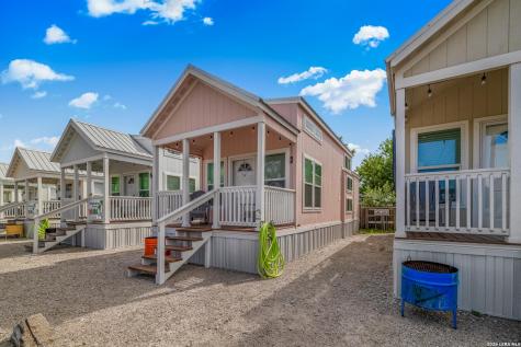 702 N 8th Street Port O'connor TX 77982