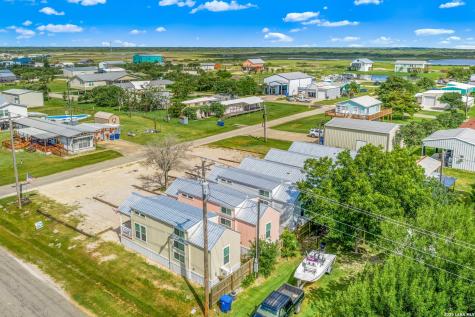 702 N 8th Street Port O'connor TX 77982