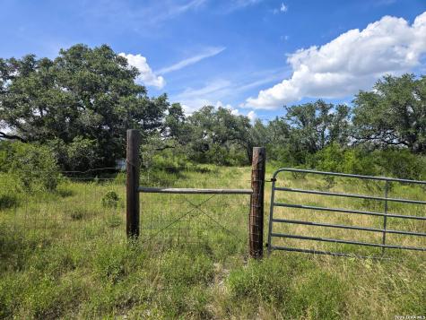 1647 Charco Road Tuleta TX 78162