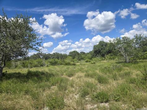 1647 Charco Road Tuleta TX 78162