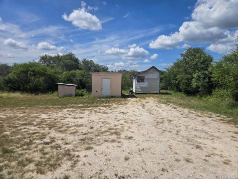 1647 Charco Road Tuleta TX 78162