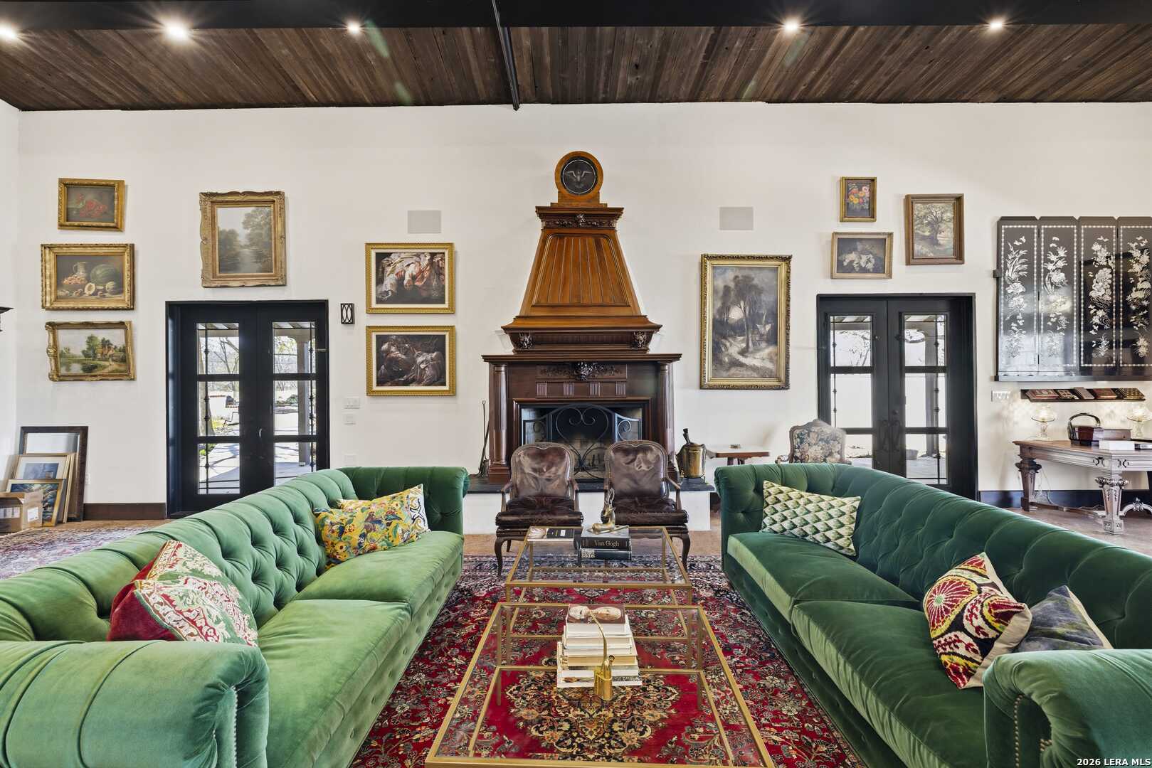 101 Skyline Center Point TX 78010