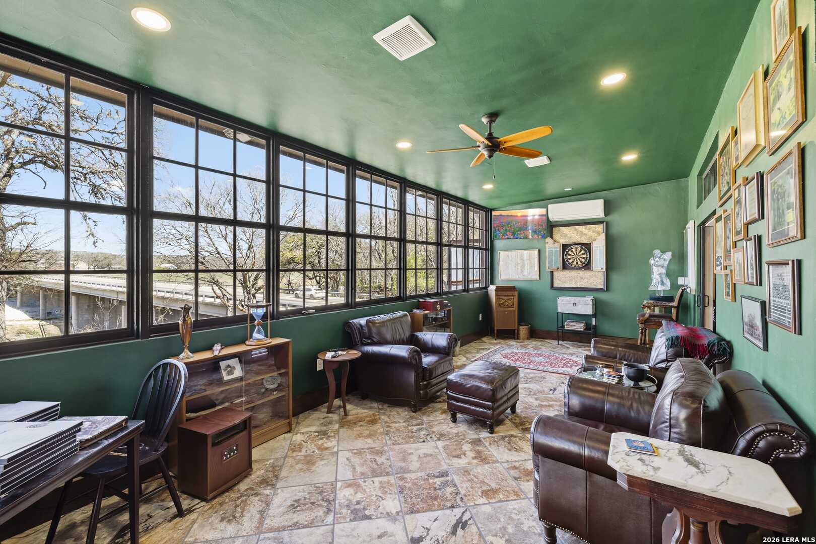 101 Skyline Center Point TX 78010