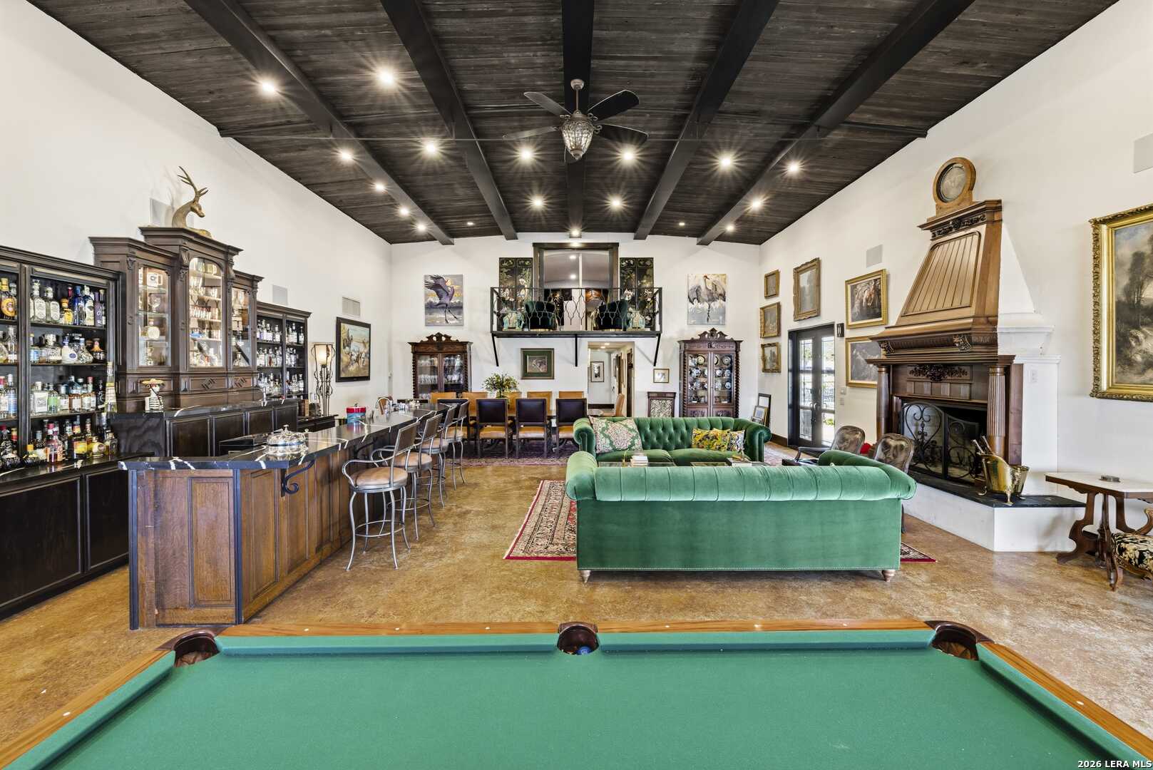 101 Skyline Center Point TX 78010