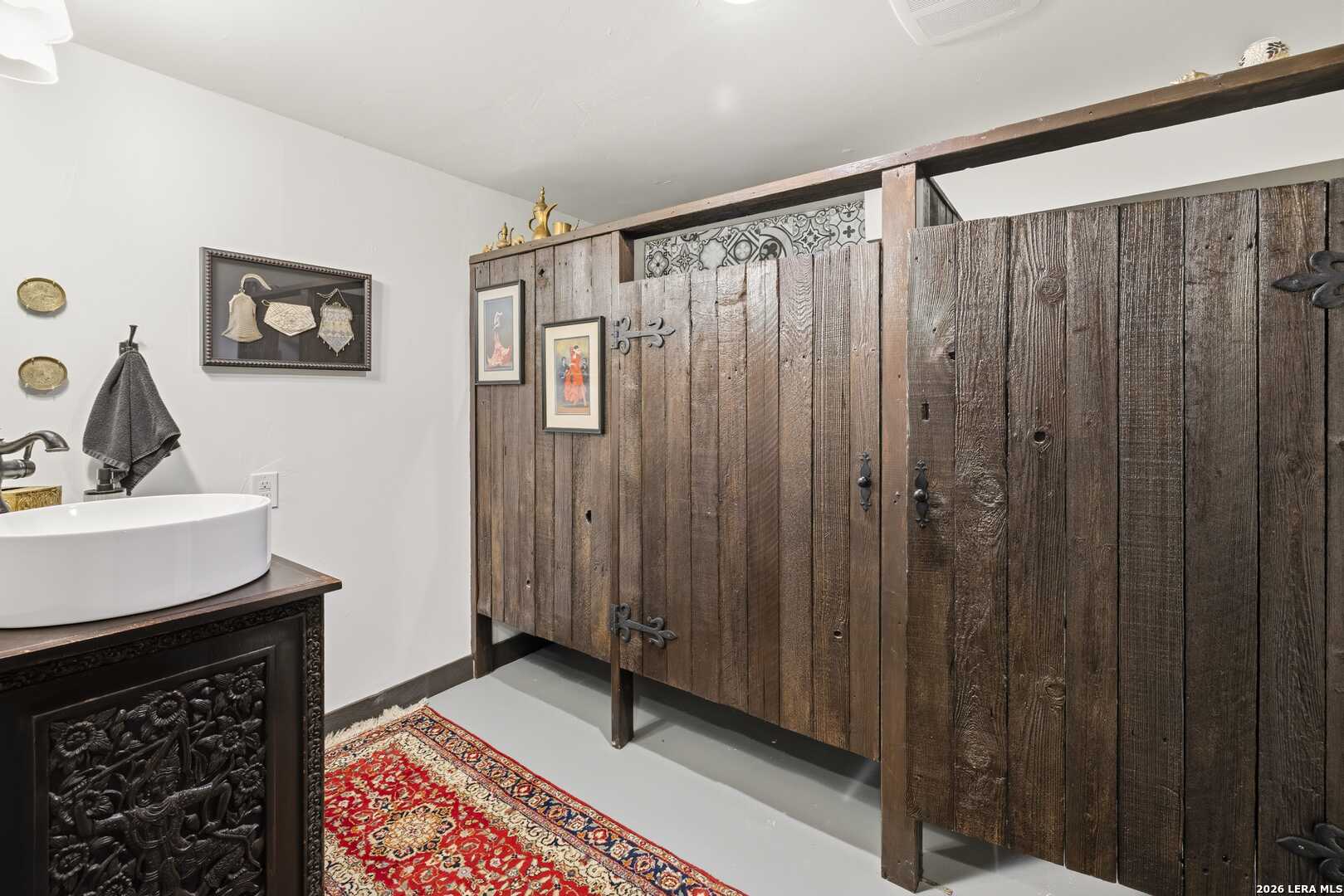 101 Skyline Center Point TX 78010