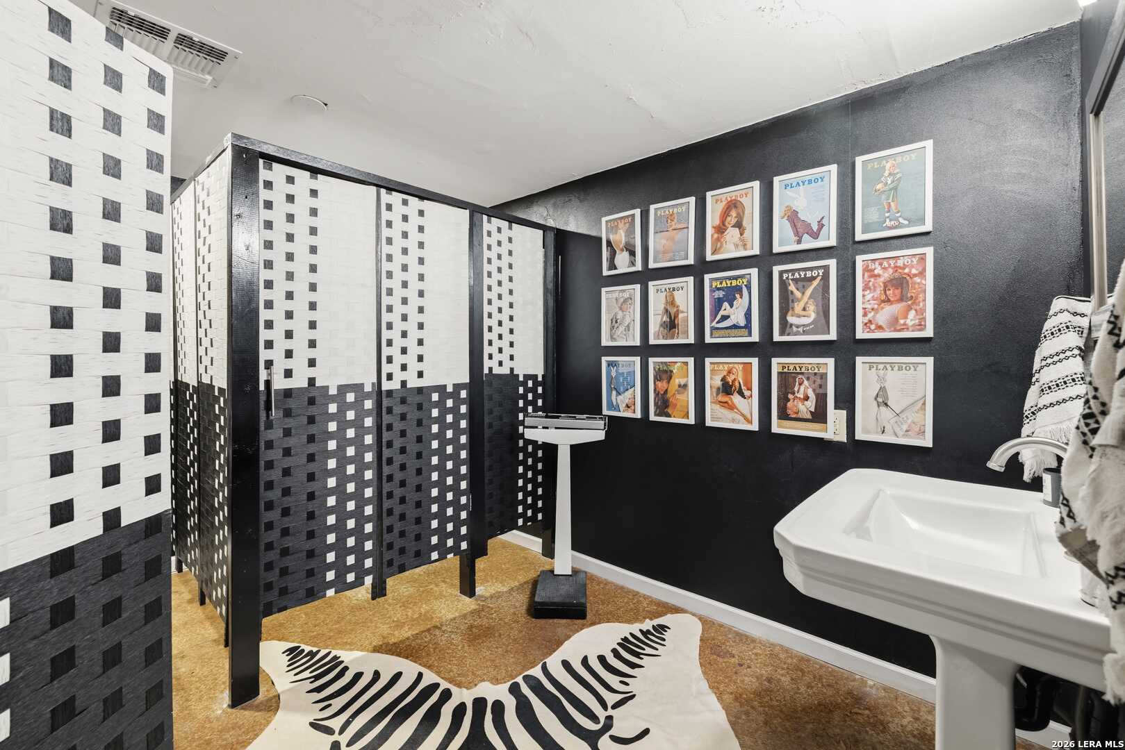 101 Skyline Center Point TX 78010