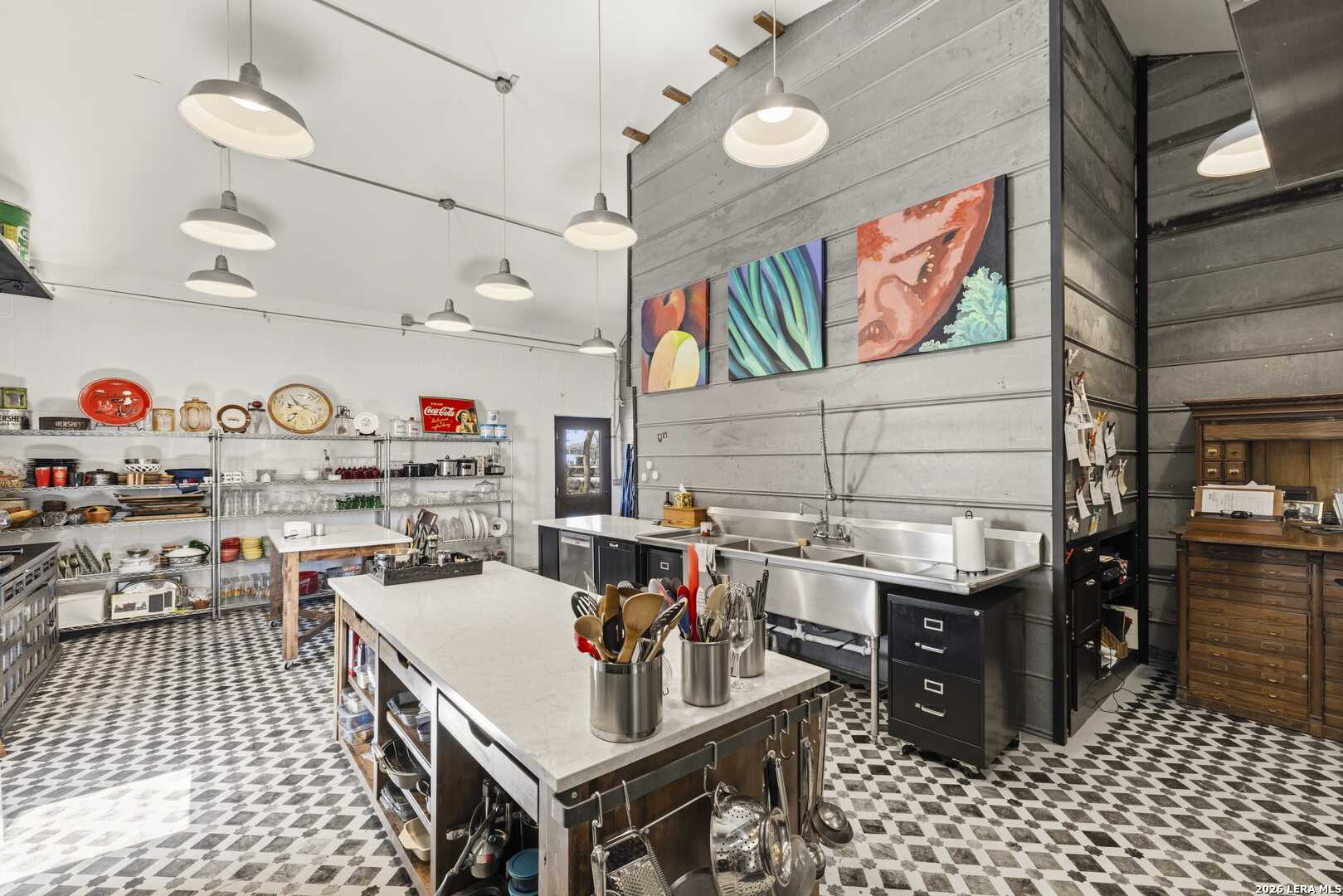 101 Skyline Center Point TX 78010