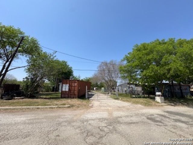 1753 S Ash Street Pearsall TX 78061