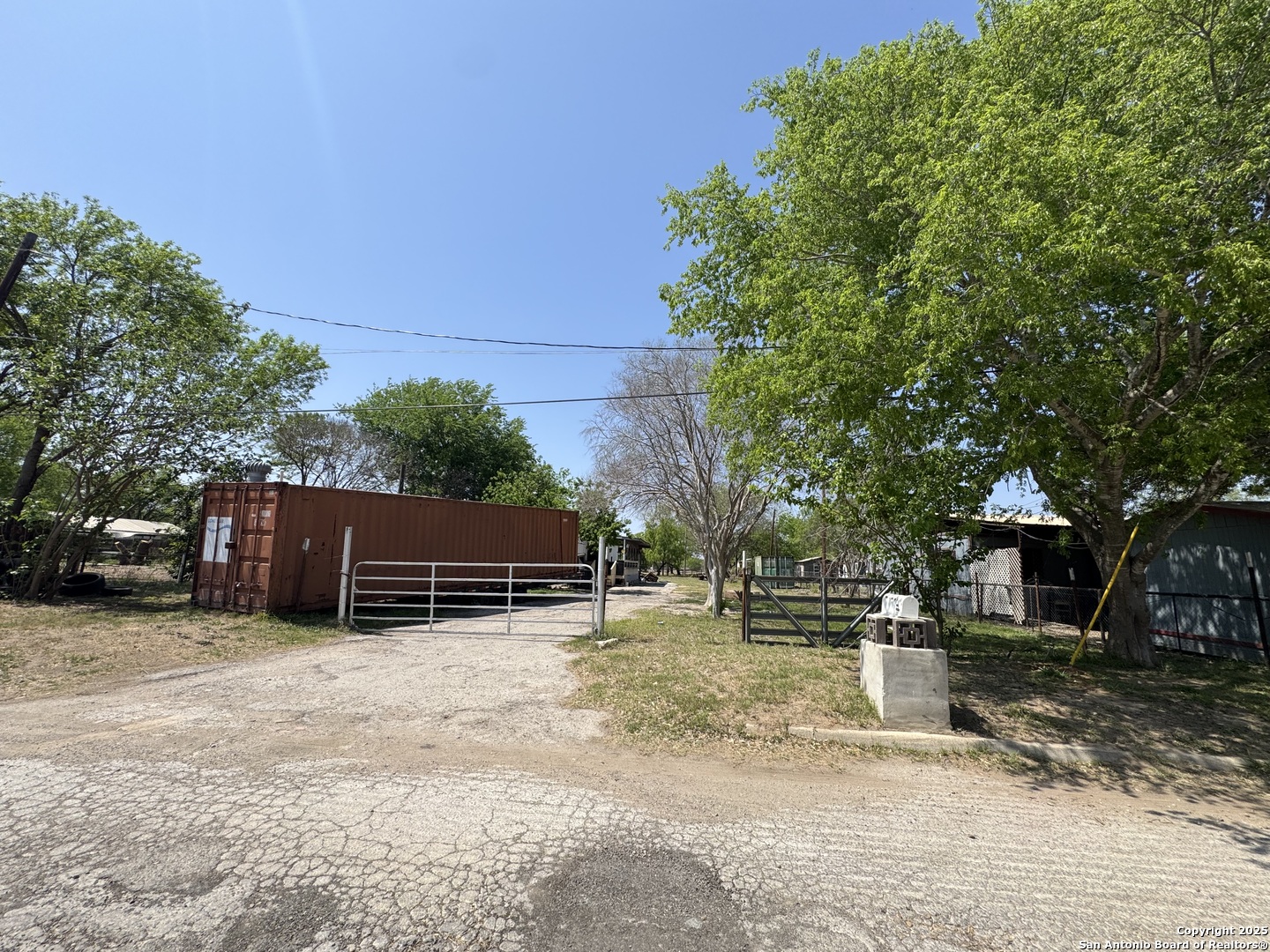 1753 S Ash Street Pearsall TX 78061