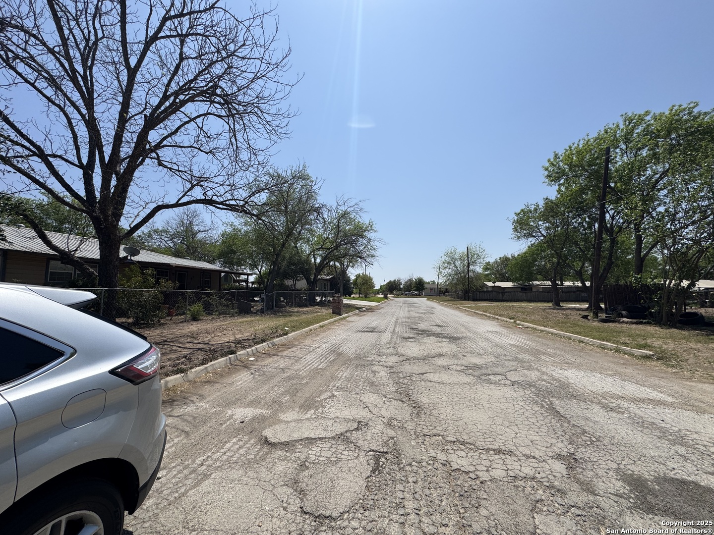 1753 S Ash Street Pearsall TX 78061