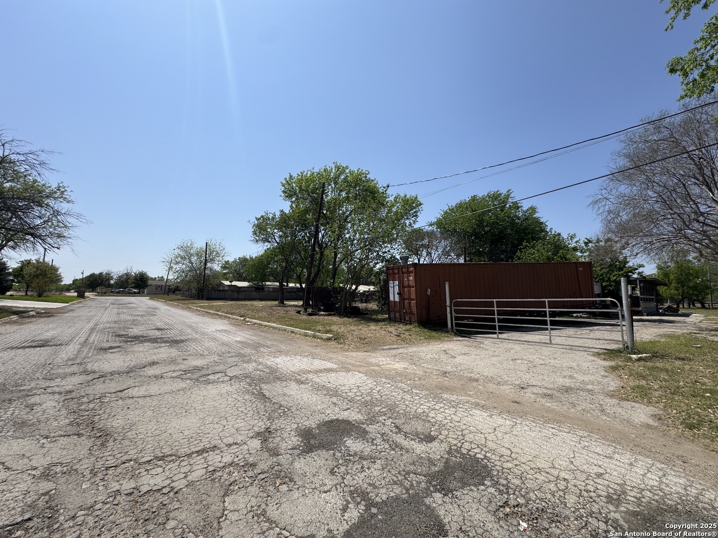 1753 S Ash Street Pearsall TX 78061