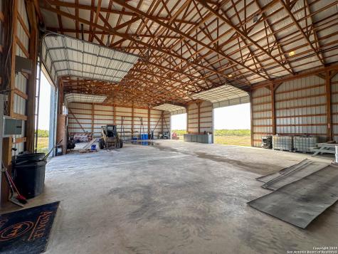 193 Welco Lane Jourdanton TX 78026