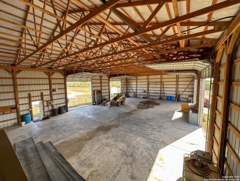 193 Welco Lane Jourdanton TX 78026