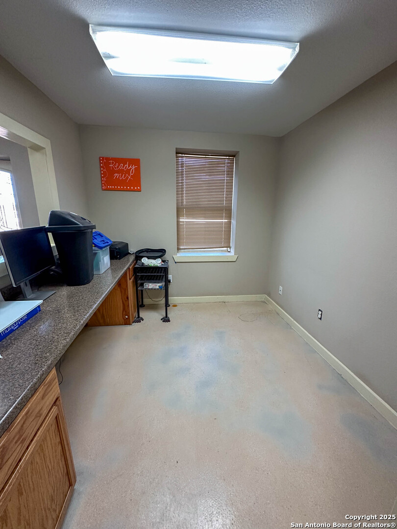 193 Welco Lane Jourdanton TX 78026