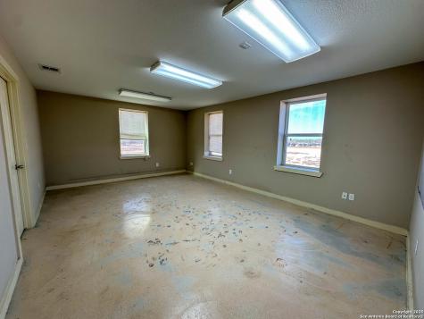 193 Welco Lane Jourdanton TX 78026