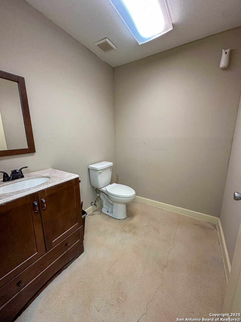 193 Welco Lane Jourdanton TX 78026