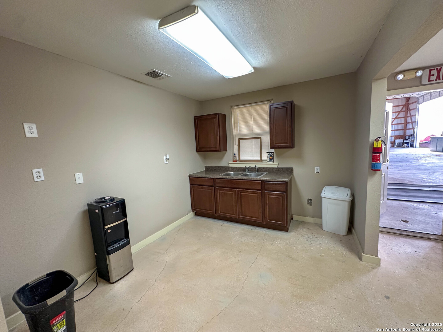 193 Welco Lane Jourdanton TX 78026