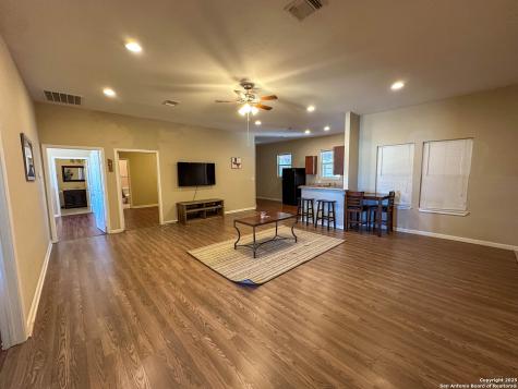 193 Welco Lane Jourdanton TX 78026