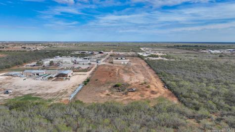 193 Welco Lane Jourdanton TX 78026