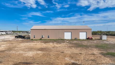 193 Welco Lane Jourdanton TX 78026