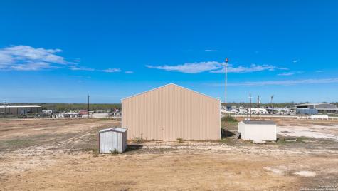 193 Welco Lane Jourdanton TX 78026