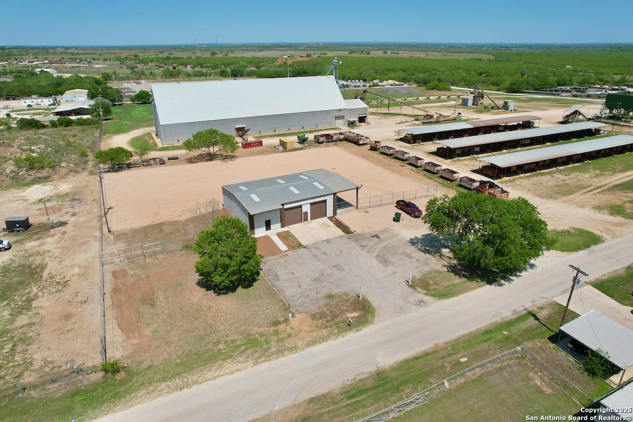 1501 Lillian Jourdanton TX 78026