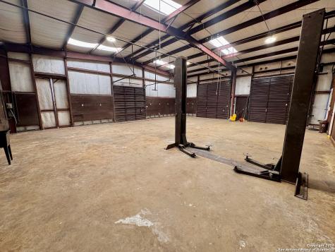 1501 Lillian Jourdanton TX 78026