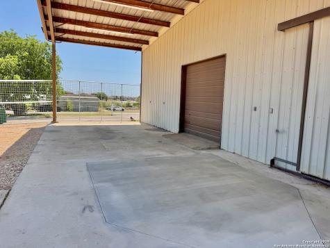 1501 Lillian Jourdanton TX 78026