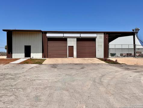 1501 Lillian Jourdanton TX 78026