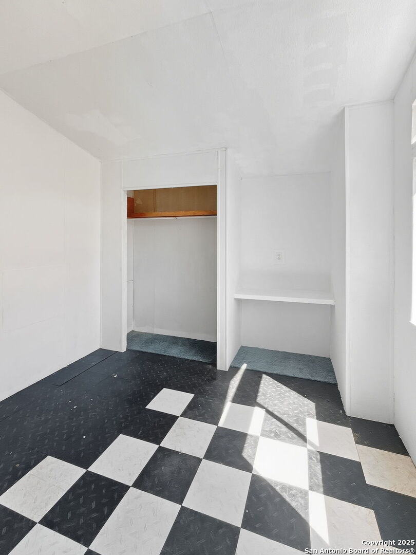 9030 Fm 1283 Lakehills TX 78063