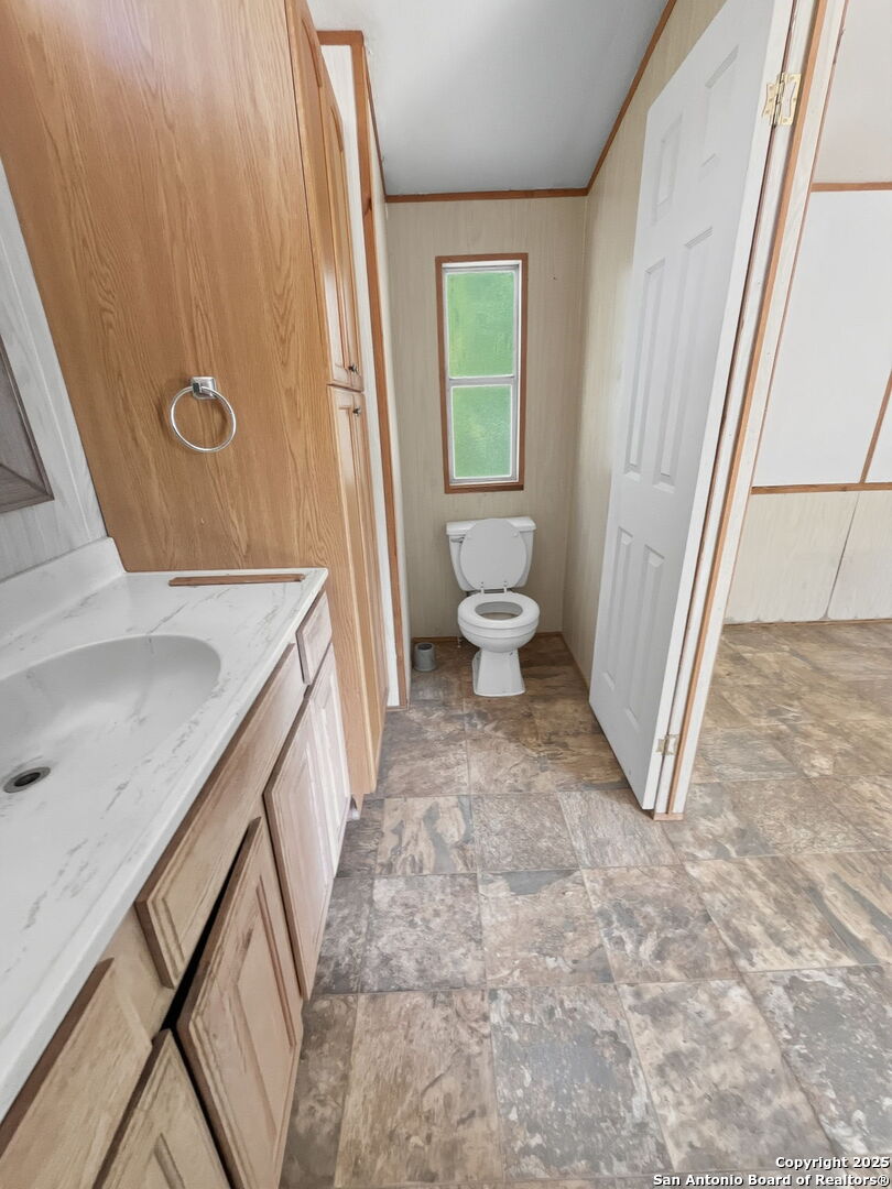 9030 Fm 1283 Lakehills TX 78063