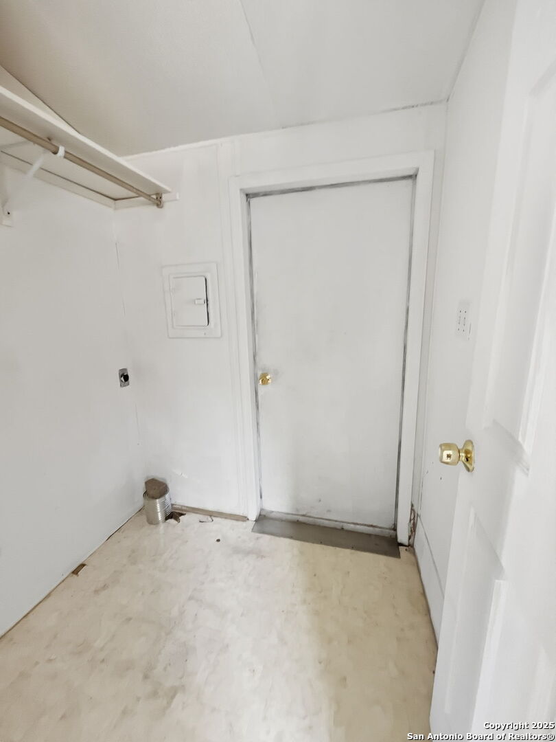 9030 Fm 1283 Lakehills TX 78063